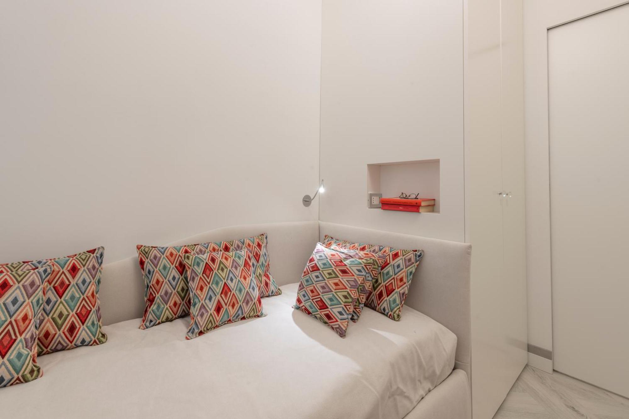 Falcone, 5 - Downtown Apartment Milano Esterno foto
